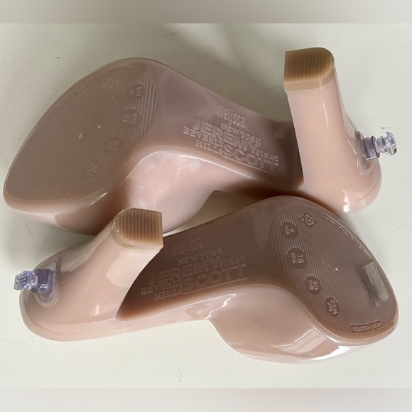 Melissa + Jeremy Scott Blow Up Inflatable Barbie Shoes. Sizes 7 and 9. NWOT. - Picture 4 of 8